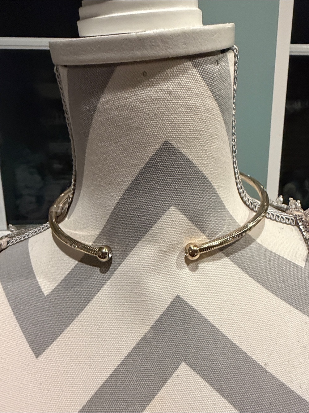 Chico’s gold tone textured metal Kelsey Collar necklace & clear glass stones NWT